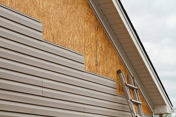 Professional Siding technician working in Westmoreland City, PA